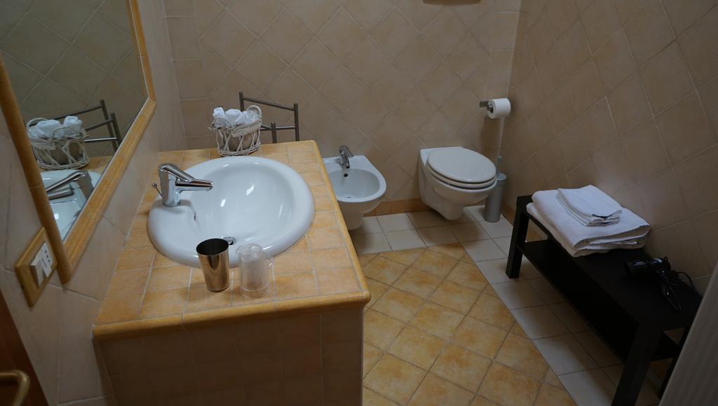 Agriturismo Fior Di Pesco Hotel Sommacampagna Eksteriør billede